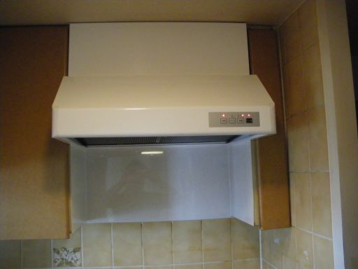 渡辺製作所 レンジフード WFS-60D（ホワイト） 交換工事 | レンジフード・食洗機・給湯器・浴室換気乾燥機のリフォーム事例が満載 テコス